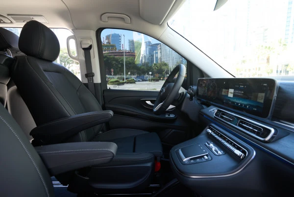  أسود مرسيدس V300 Avantgarde Extra Long Photo 7