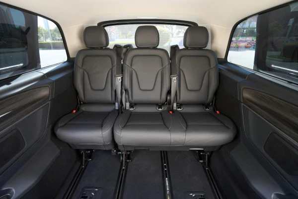  أسود مرسيدس V300 Avantgarde Extra Long Photo 9