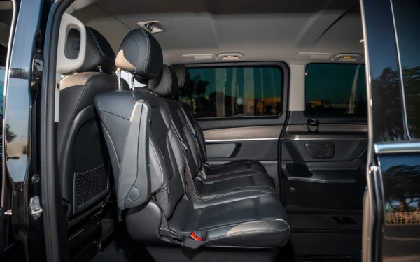  Black Mercedes V300 Avantgarde Extra Long Photo 2