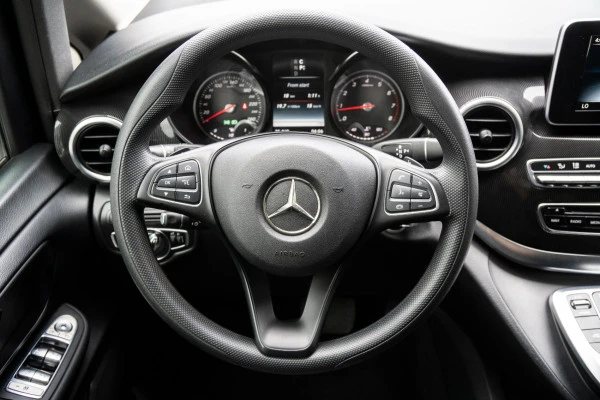  Black Mercedes V Class Photo 2