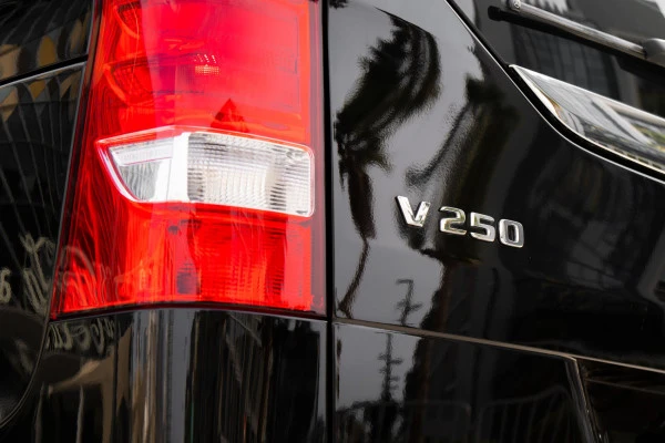  Black Mercedes V Class Photo 7
