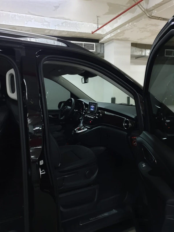  Black Mercedes V250 Photo 2