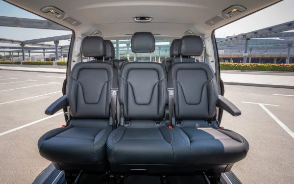  Black Mercedes V250 Photo 5