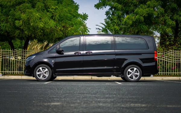 Black Mercedes Vito Class Photo 2