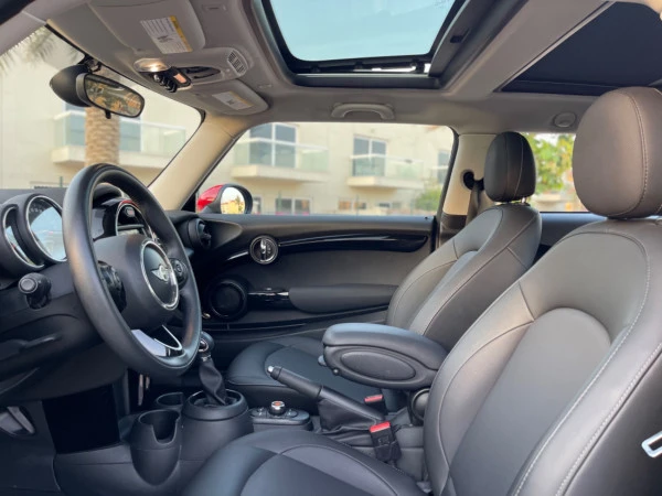  Black Mini Cooper Photo 2