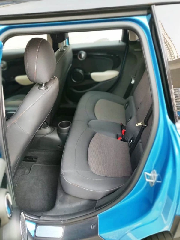  Black Mini Cooper Photo 3