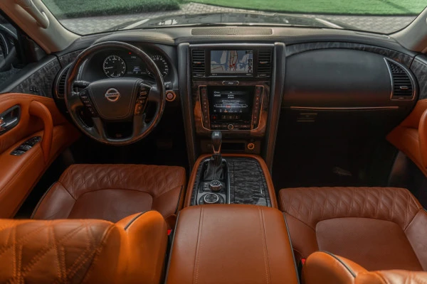  Black Nissan Patrol V8 Photo 3