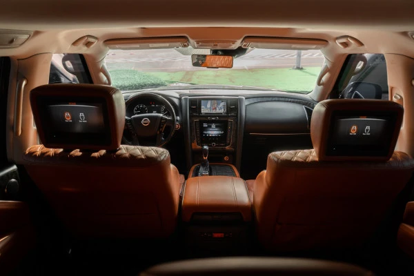  Black Nissan Patrol V8 Photo 4