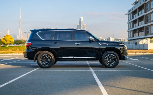  Black Nissan Patrol V6 Photo 2