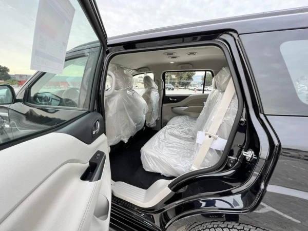  Black Nissan Xterra Photo 10