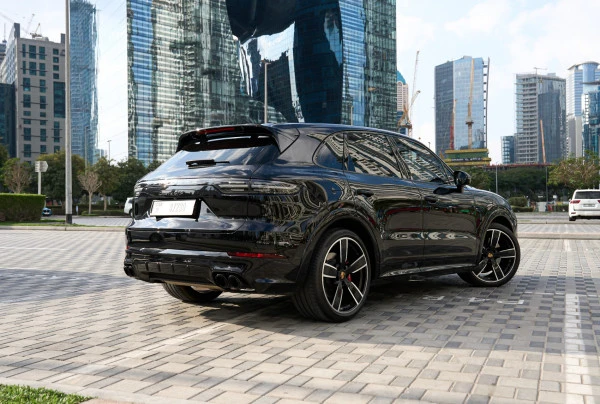  Black Porsche Cayenne GTS Photo 4