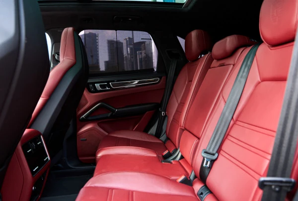  Black Porsche Cayenne GTS Photo 7