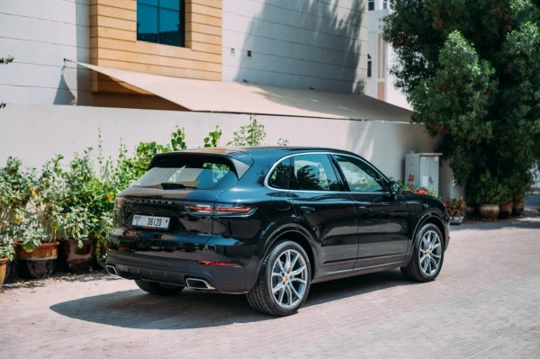  أسود كايين بورش Photo 7