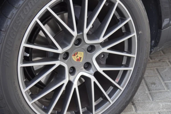  Schwarz Porsche Cayenne Photo 6