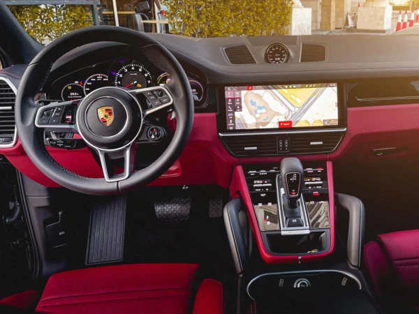  أسود كايين بورش Photo 4