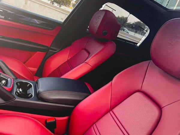  أسود كايين بورش Photo 7