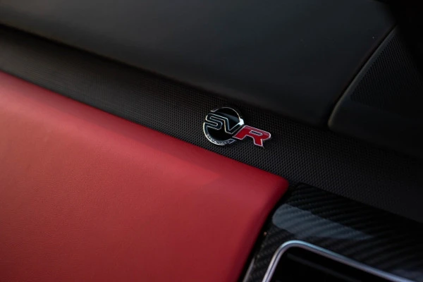  أسود رانج روفر سبورت SVR Photo 5