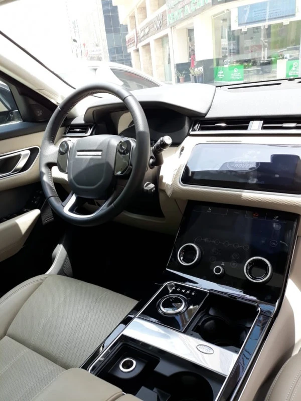  Black Range Rover Velar Photo 9