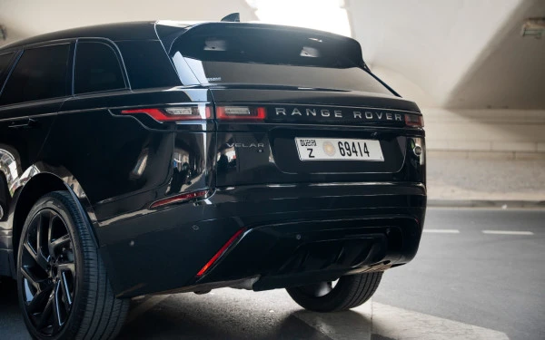  Black Range Rover Velar Photo 4