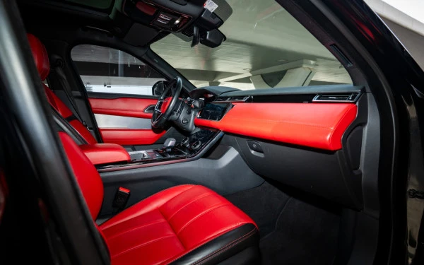  Black Range Rover Velar Photo 21