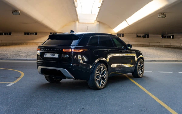  Black Range Rover Velar R-Dynamic Photo 4