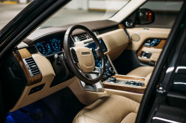  Black Range Rover Vogue Photo 12