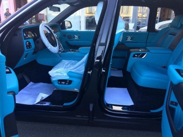  Black Rolls Royce Cullinan Photo 5