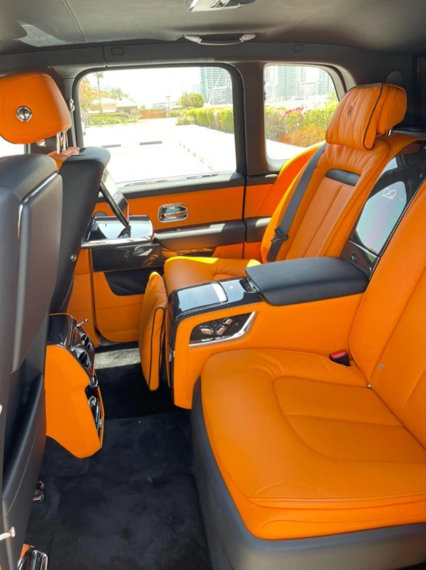  Black Rolls Royce Cullinan Black Badge Photo 11