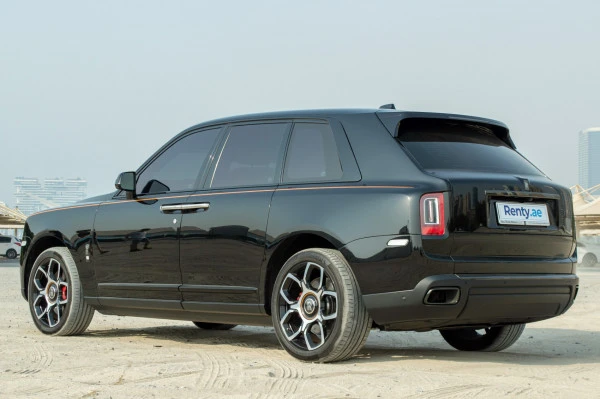  Черный Rolls Royce Cullinan- BLACK BADGE Photo 6