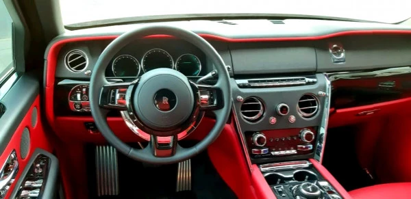  Black Rolls Royce Cullinan Photo 3