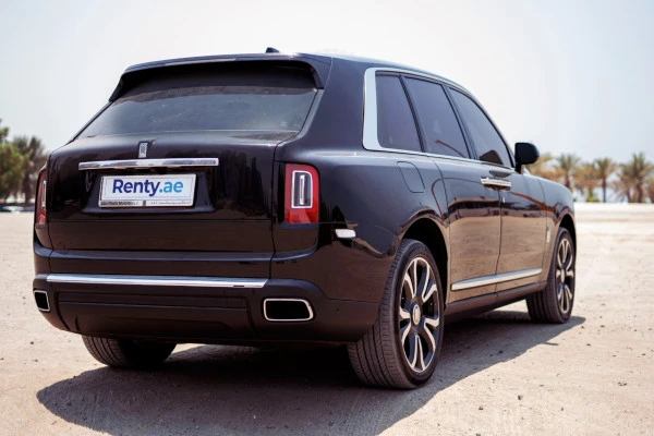  Negro Rolls Royce Cullinan Photo 6