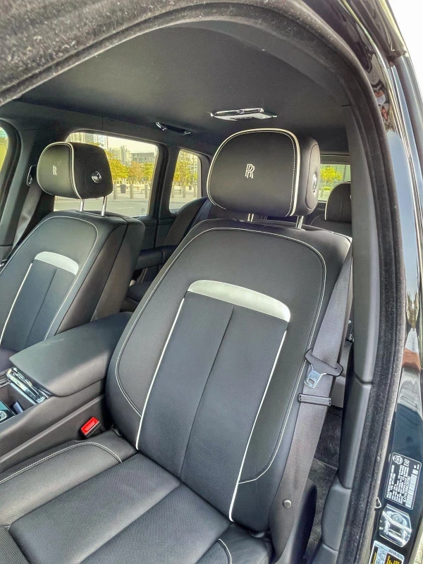  Black Rolls Royce Cullinan Photo 6