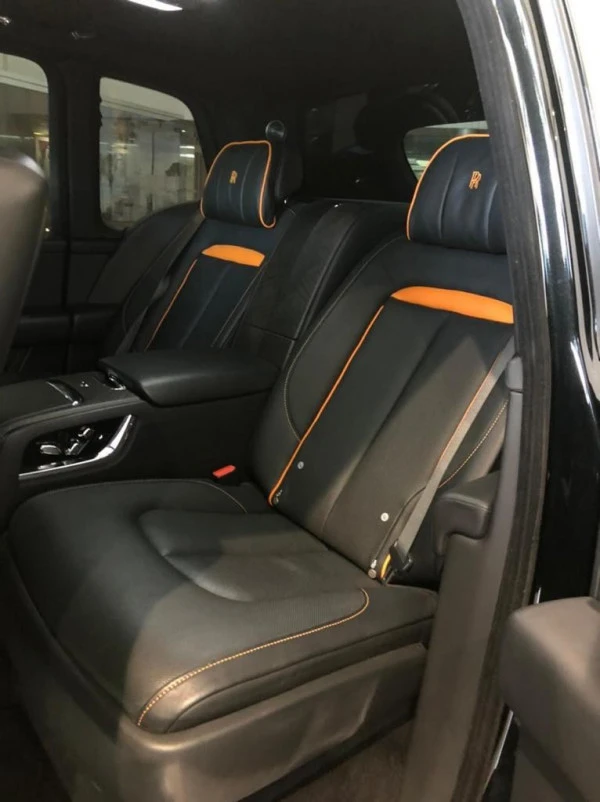  Black Rolls Royce Cullinan Photo 2
