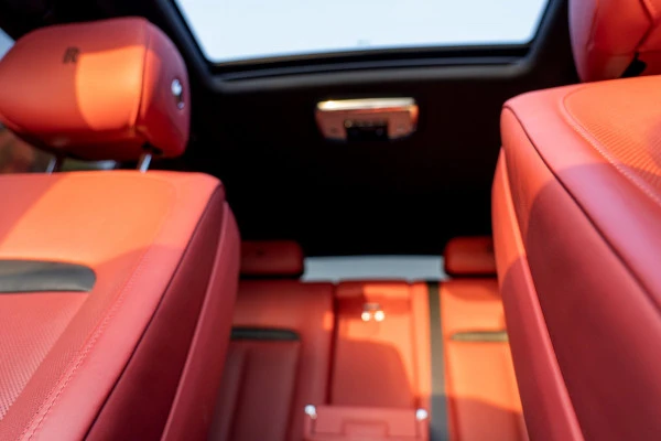  Noir Rolls Royce Cullinan Photo 4