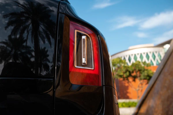  Nero Rolls Royce Cullinan Photo 7