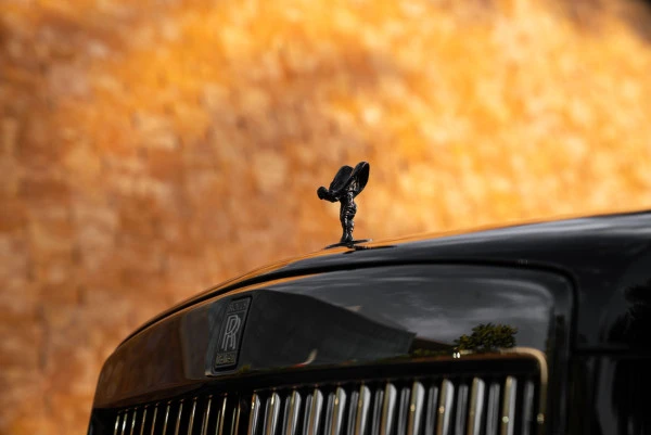  Nero Rolls Royce Cullinan Photo 8