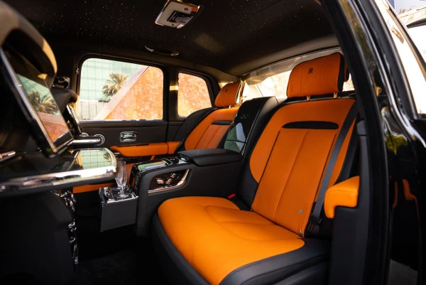  Nero Rolls Royce Cullinan Photo 17