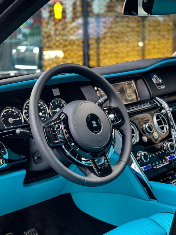  Black Rolls Royce Cullinan Photo 2