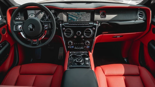  Noir Rolls Royce Cullinan Photo 4