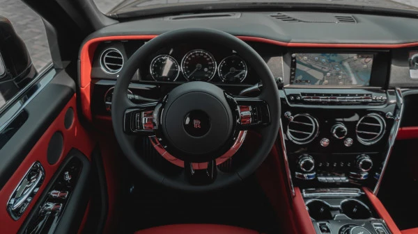  Noir Rolls Royce Cullinan Photo 5