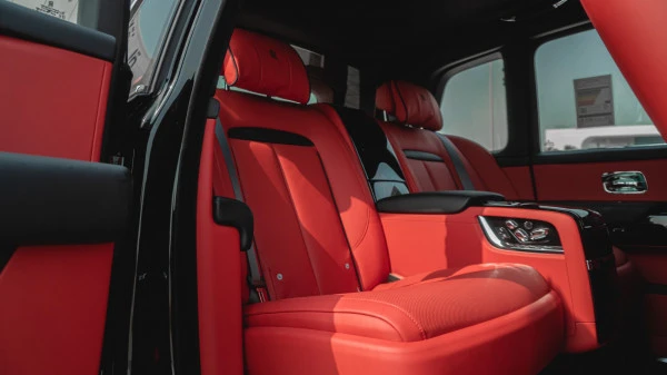  Noir Rolls Royce Cullinan Photo 7