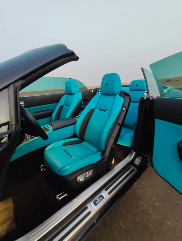  Black Rolls Royce Dawn Photo 2