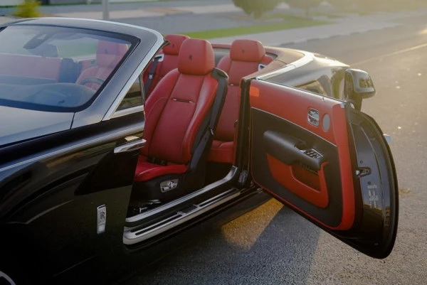  Black Rolls Royce Dawn Black Badge Photo 3