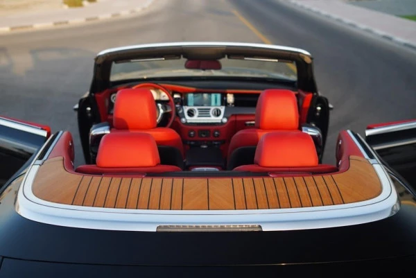  Black Rolls Royce Dawn Black Badge Photo 5