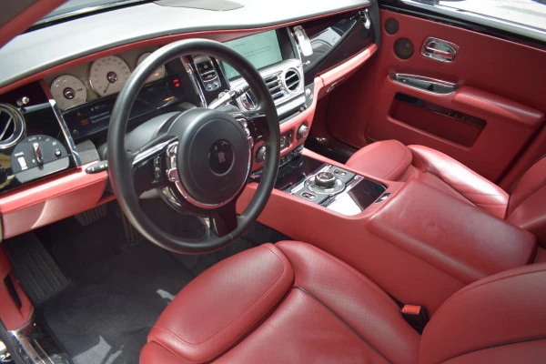  Black Rolls Royce Ghost Photo 5