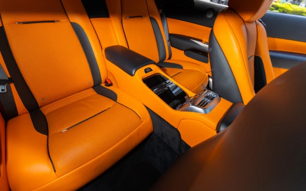  Black Rolls Royce Wraith Silver roof Photo 7