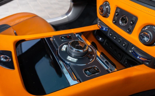  Black Rolls Royce Wraith Silver roof Photo 9