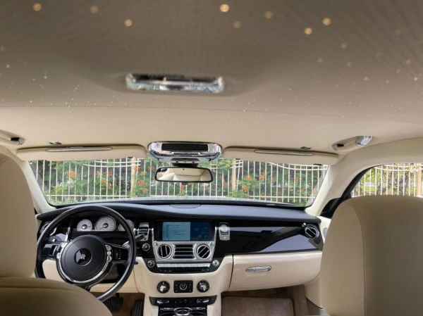  Noir Rolls Royce Wraith Photo 8