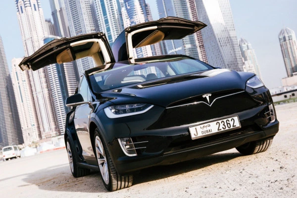  Black Tesla Model X Photo 2