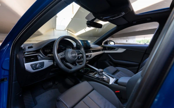  Blue Audi A4 Photo 7